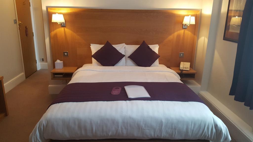 The Chequers Hotel Newbury  Eksteriør billede